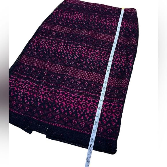 New York and Company 7th Avenue Pink and black lace pencil skirt Size 4 - Picture 13 of 14